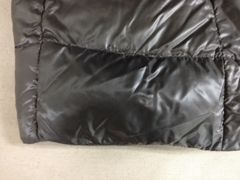 ダウンコートの穴、破れ修理（跡が残らない事例）after