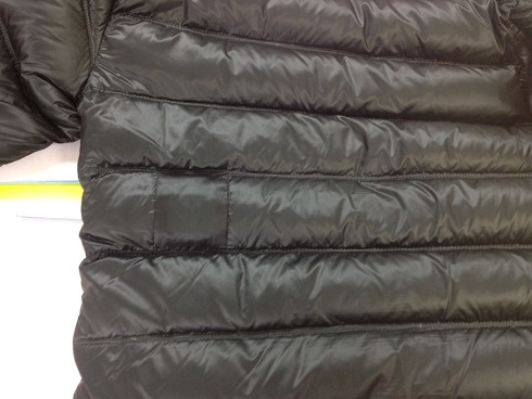 ダウンジャケットの穴修理（修理痕が残る事例）after