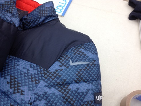 ダウンブルゾンの破れ修理（修理痕が残らない事例）before