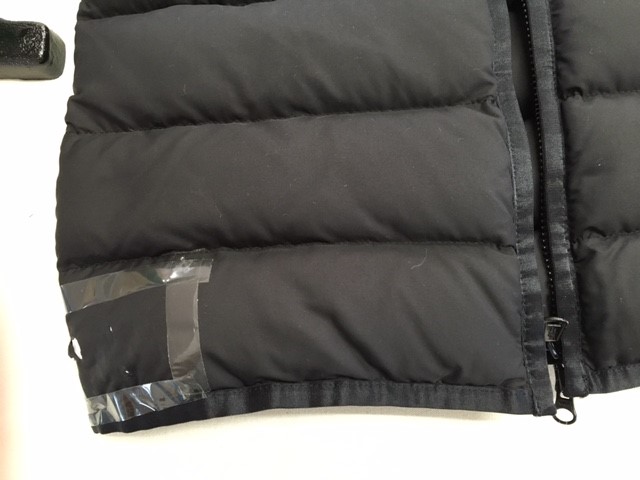 ダウンジャケットの破れ直しbefore