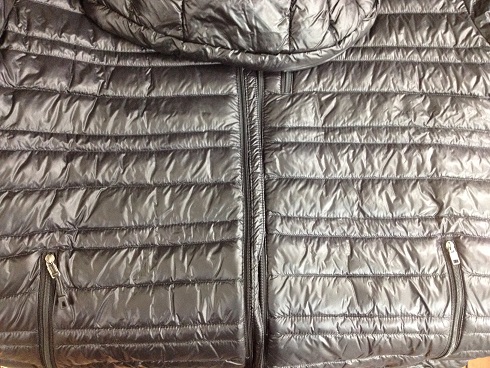 ダウンジャケットのお直し（故障したファスナーの交換）before