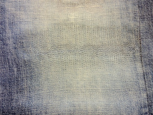 ジーンズ　膝の破れ修理after