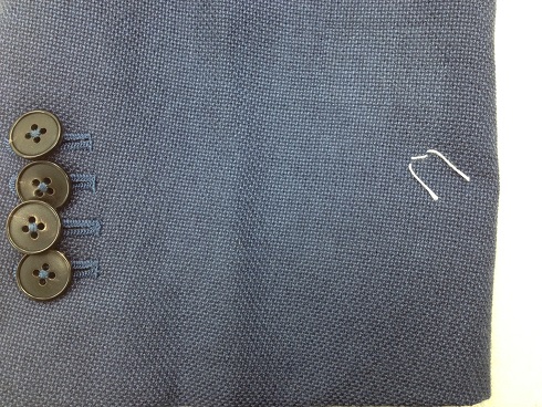 スーツのタバコの焦げ穴の修復（かけはぎ）after