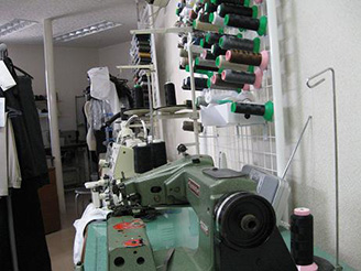 直し家 豪徳寺店 洋服お直し ズボン裾上げ スーツ破れ直し ジーンズ破れ直し ダウンコート修理